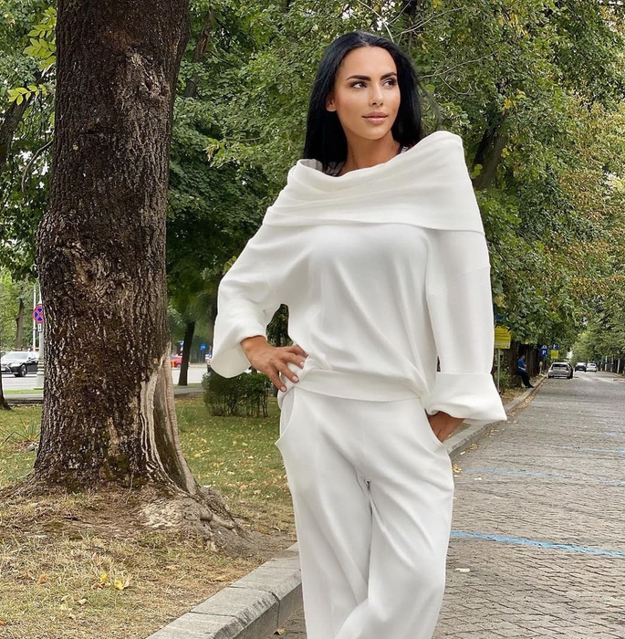 Lavinia Pîrva, schimbare neașteptată de look! Cum i-a surprins artista pe fani