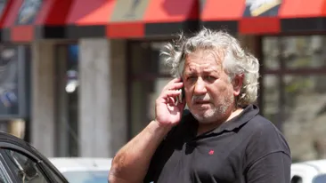 Tandarica a luat teapa? Aflat la mall, artistul a vorbit la telefon 20 de minute, dupa care a plecat dezamagit!
