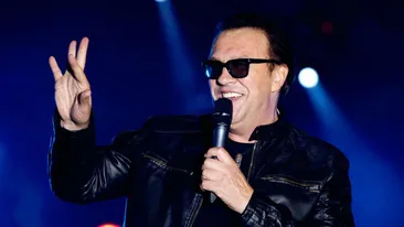 Cum s-a nascut una dintre cele mai apreciate voci din Romania: Mimam engleza foarte bine. Ai mei mergeau cu mine in concedii