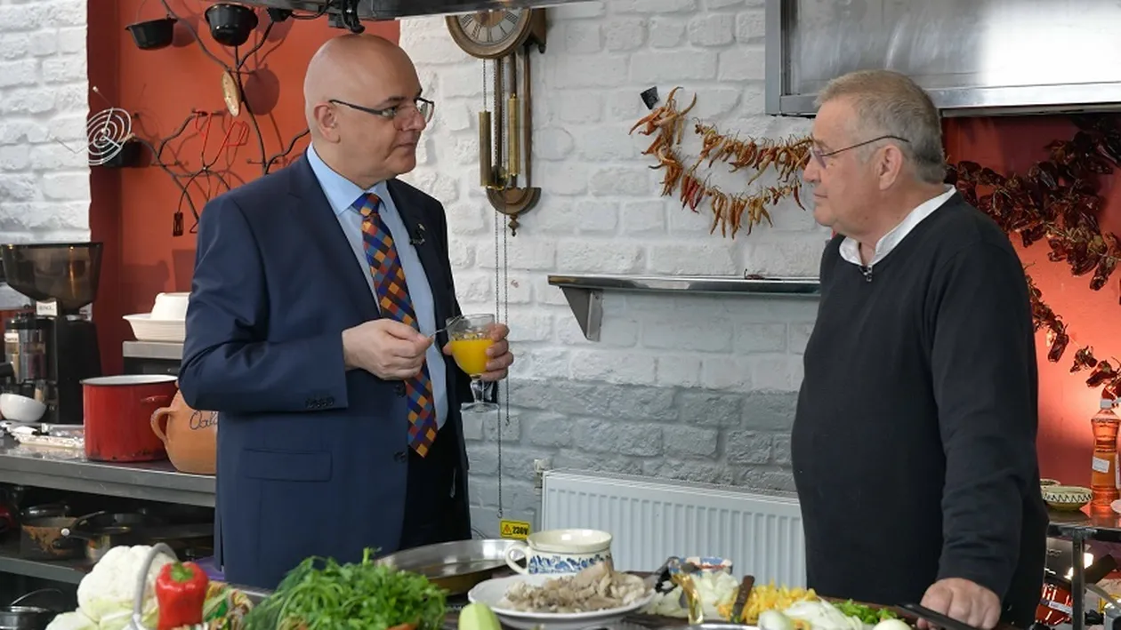 Nimeni nu s-ar fi gândit la asta. Informații neștiute despre Raed Arafat. Ce fel de mititei „ciudați” mânâncă șeful DSU