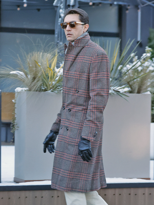 Ciprian Tătărușanu, apariție cu vibe de Peaky Blinders! Fashion Week e “pistol cu apă”