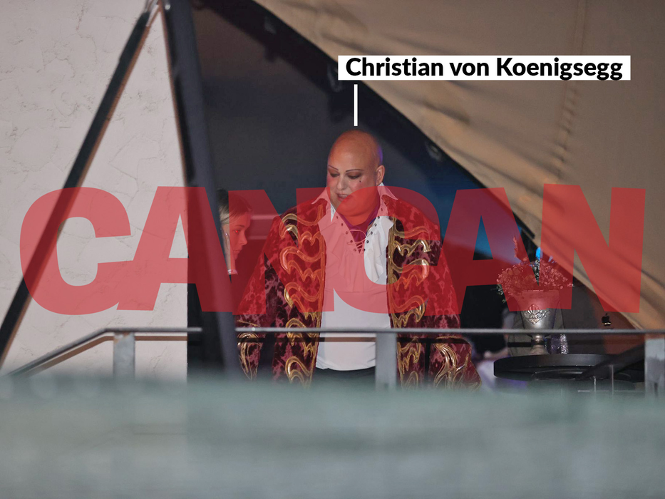 Patronul Koenigsegg i-a șocat pe toți! Ce apariție la mega-petrecerea dată de Elon Musk la Castelul Bran!