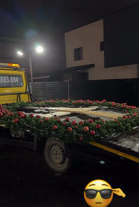 Dorian Popa nu se uită la bani! Ce decorațiune uriașă și-a pus pe casă, de Crăciun