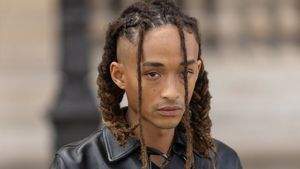Cum arată geanta lui Jaden Smith în valoare de 47.000 de dolari. Este în formă de casă și are un interior inedit