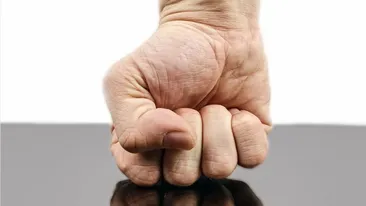 Caz terifiant în Iași. Ce pedeapsă a primit un tată care și-a ucis copilul nenăscut într-un mod brutal