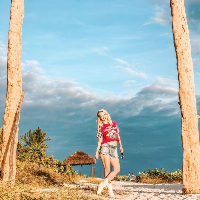 Andreea Bălan a înnebunit Internetul