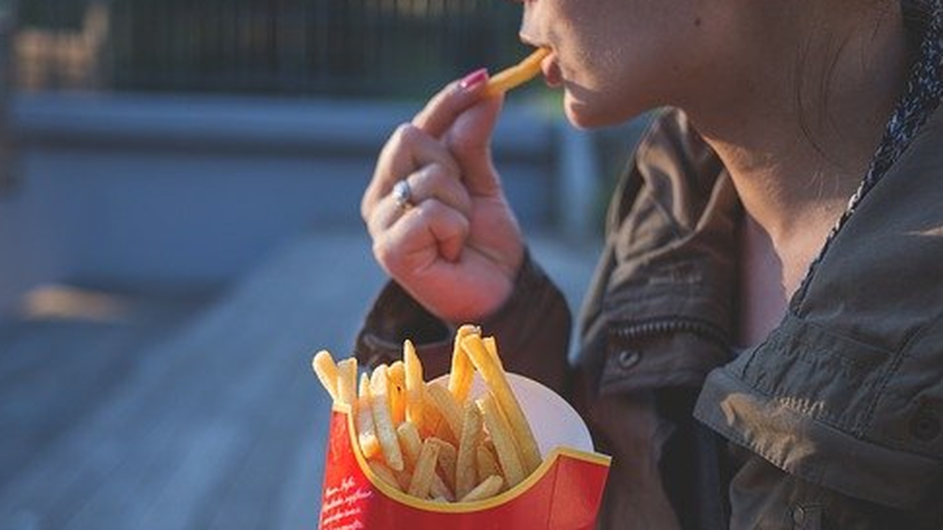 Mesajul primit de un client, după ce a avut o cerință mai ”specială” de la McDonald's! Nu se aștepta să-i scrie asta pe bon