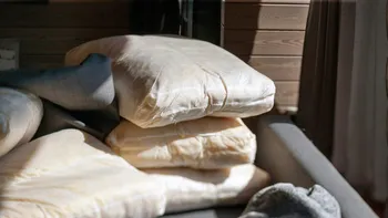 7 moduri surprinzătoare de a reutiliza fețele de pernă vechi. Trucurile experților în organizare