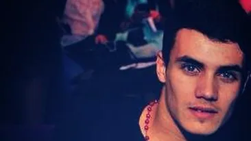 Au facut gratar in numele fotbalistului. Alex, baiatul care s-a impuscat in inima dupa ce l-a parasit iubita a fost plans de toti