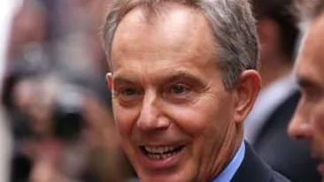 Tony Blair isi publica memoriile