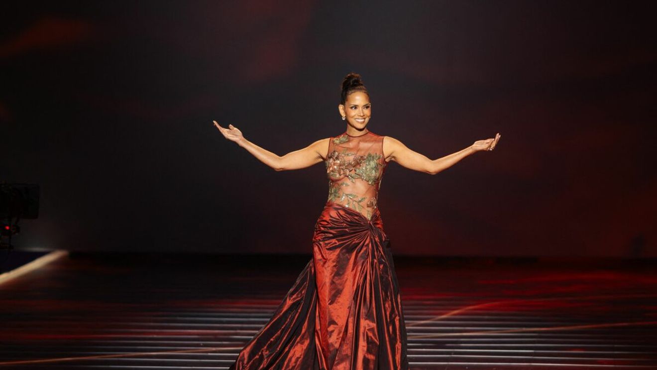 Cum arată Halle Berry la 59 de ani. Nu degeaba e în topul celor mai sexy femei de pe planetă!