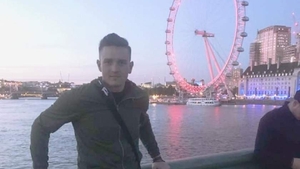 Un tânăr român plecat la muncă în Anglia a dispărut de două săptămâni: ”Au amenințat că-l vor decapita dacă spune ceva!”