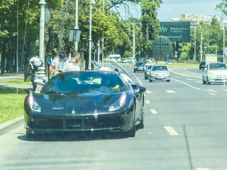 Laurențiu Reghecampf, oprit în trafic de polițiști