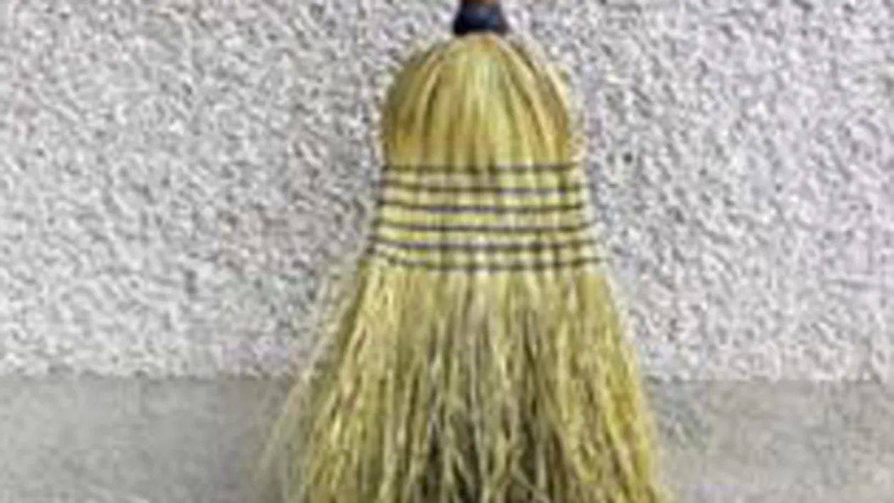 Un barbat din Galati a sarit de la etajul patru de frica vrajitoarelor!