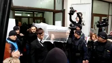 Semn rău la înmormântarea Stelei Popescu! Când au văzut ce s-a întâmplat, oamenii şi-au făcut cruce