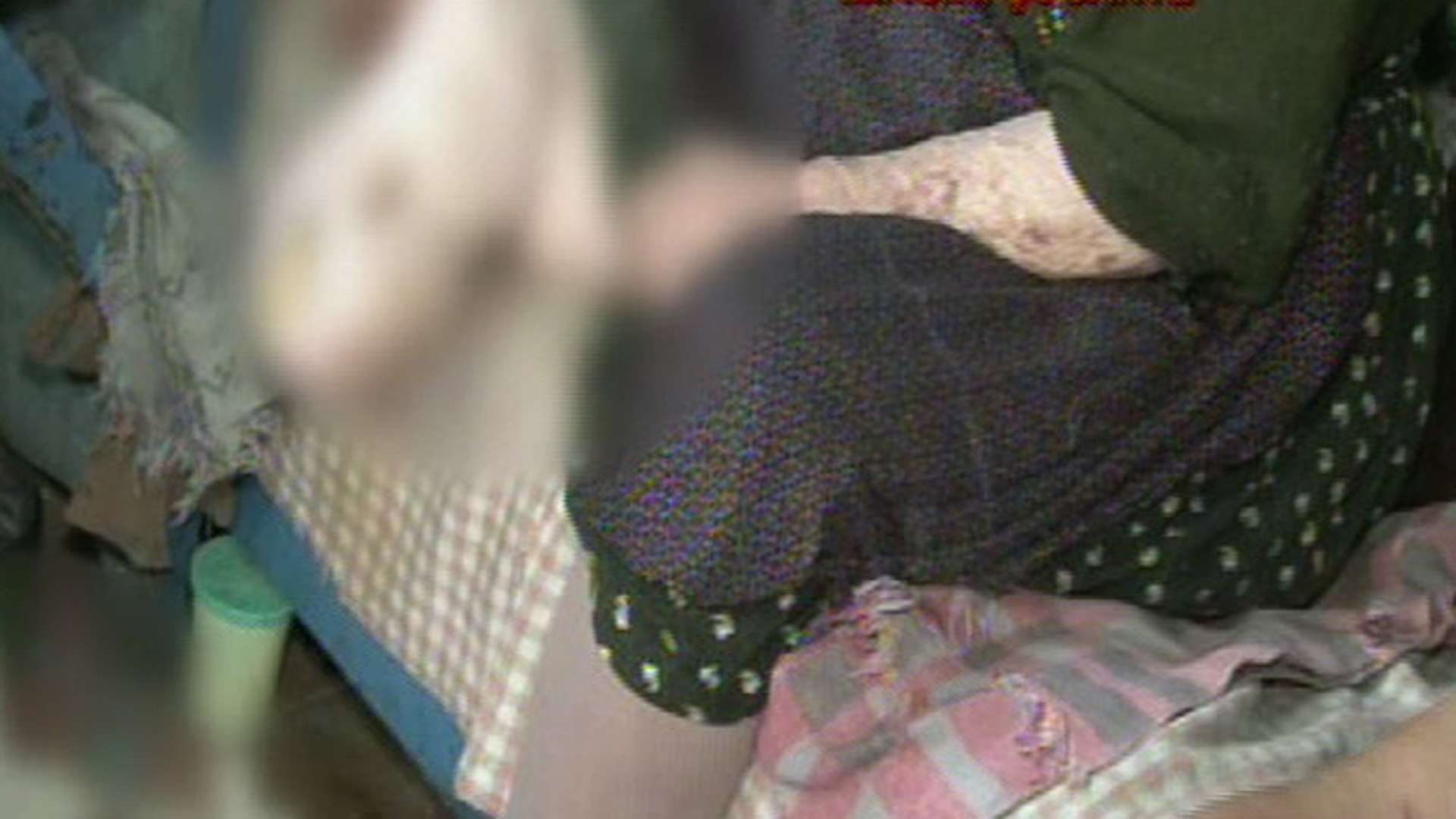 Incredibil! O batrana tine de 13 ani in podul casei o parte amputata din picior, cu care vrea sa fie ingropata: "Nu mai miroase, ca s-a uscat"