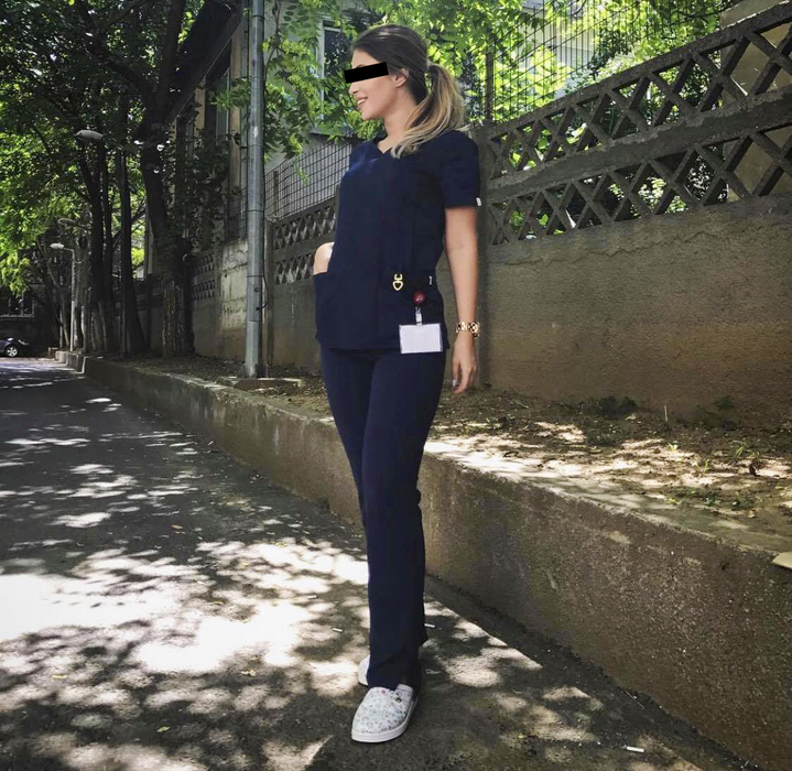 Iubita lui Denis Alibec a fost surprinsă în ipostaze tandre cu alt tânăr la mare