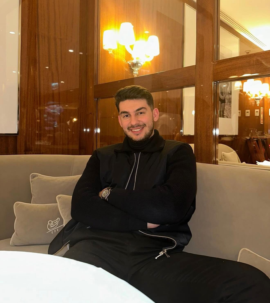 Iubitul Deliei este fotbalist și moștenitorul unui hotel de 5 stele din Timișoara