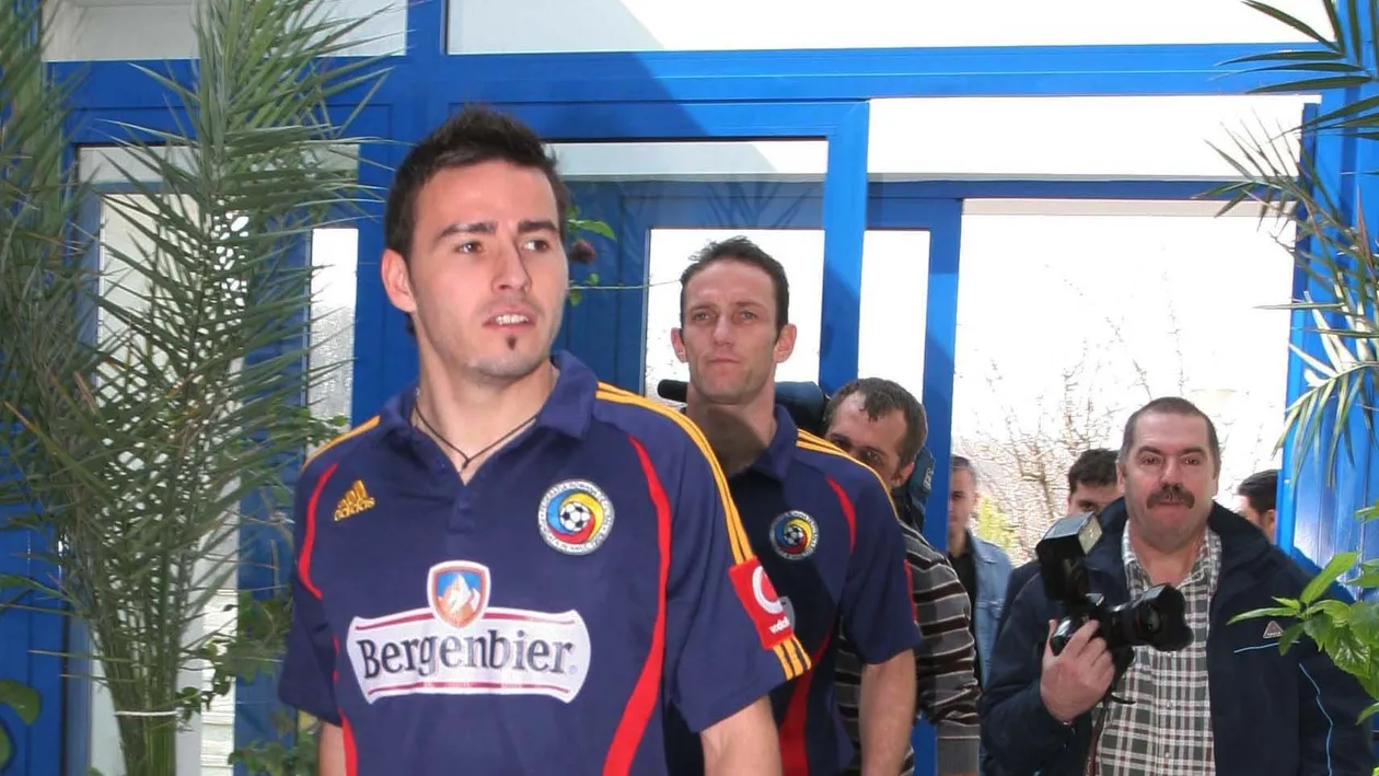 Fotbalistii, pe vremea cand nu erau mondeni! Imagini pe care cei mai celebri sportivi romani le-ar vrea sterse de pe internet!