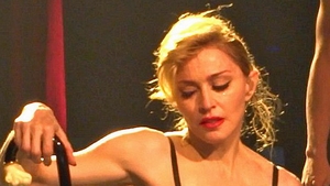 Dezvaluire cutremuratoare! Madonna, VIOLATA si umilita!
