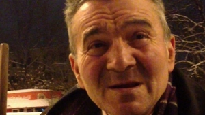 Rasturnare de situatie! Profesorul cersetor care joaca banii la pacanele s-a facut GURU in intersectii!