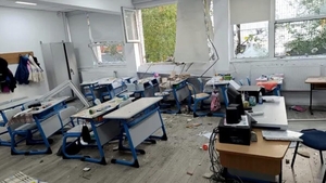 Liceul „Bolintineanu”, în pericol de prăbușire. Specialiștii cer un perimetru de siguranță