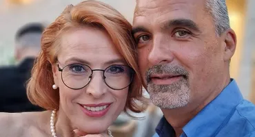 Ținuta aleasă de Monica Davidescu la nunta Andreei Bălan cu Victor Cornea. Nașa de suflet a artistei a atras toate privirile!