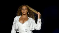 Designerul român care a impresionat-o pe Beyonce. Artista îi poartă creațiile pe scenă