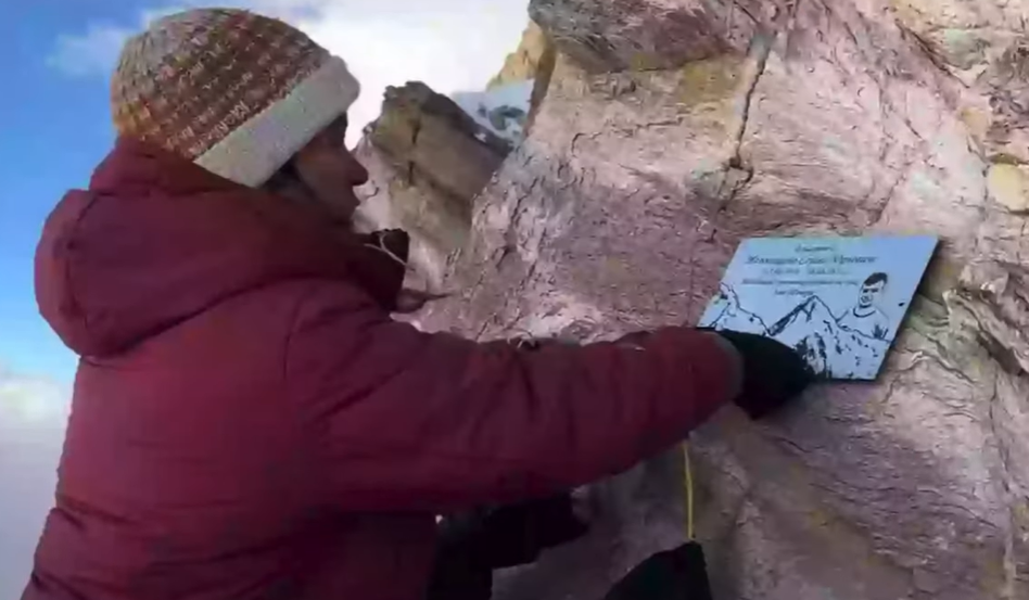 Ea este Natalia, alpinista care a murit pe cel mai înalt munte din Kârgâzstan. Ce s-a întâmplă cu trupul său