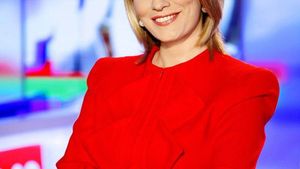Ce mama frumoasa are Andreea Esca! Nu le vei deosebi: cele doua seamana ca doua picaturi de apa