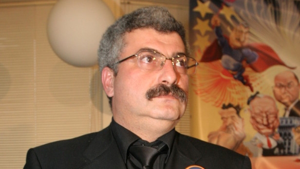 Silviu Prigoană a rămas singur: "E oficial... s-au despărţit, dar nimeni nu ştie de ce"