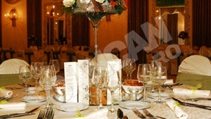 Uite ce tort a avut la botez fetita Andreei Antonescu! A fost accesorizat cu botosei roz din ciocolata