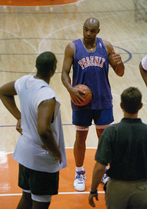 Charles Barkley si Oliver Miller. Foto: Profimedia