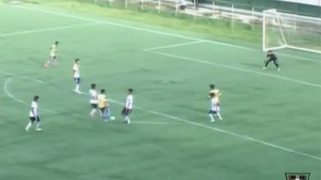 A dat GOL, insa A MURIT la doar cateva secunde! Ce s-a intamplat cu un fotbalist, chiar sub ochii suporterilor care il aplaudau
