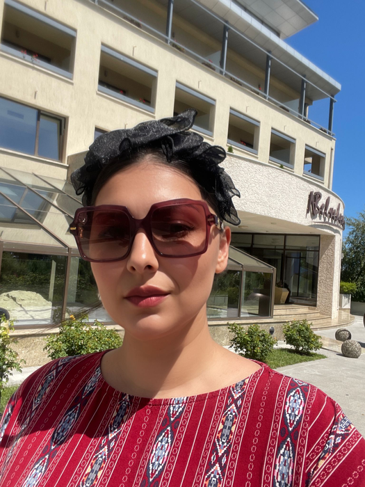 Vacanţă de coşmar pentru familia lui Alin Oprea la o locație de lux de pe litoral. Fiica Medanei a suferit un accident grav în camera de hotel!