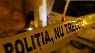 Un barbat a fost gasit mort si incendiat in apropierea unei gari din judetul Bihor!