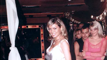 Gina Pistol, atunci și acum. De la „vânzătoarea din mall” care întorcea toate privirile, la soția lui Smiley. Două decenii de stil, intuiție și alegeri care au făcut diferența