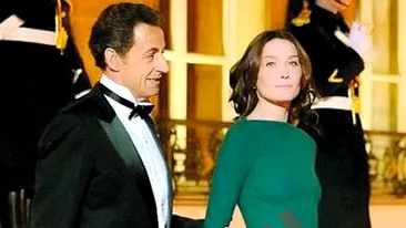 Carla, el e amantul tau?