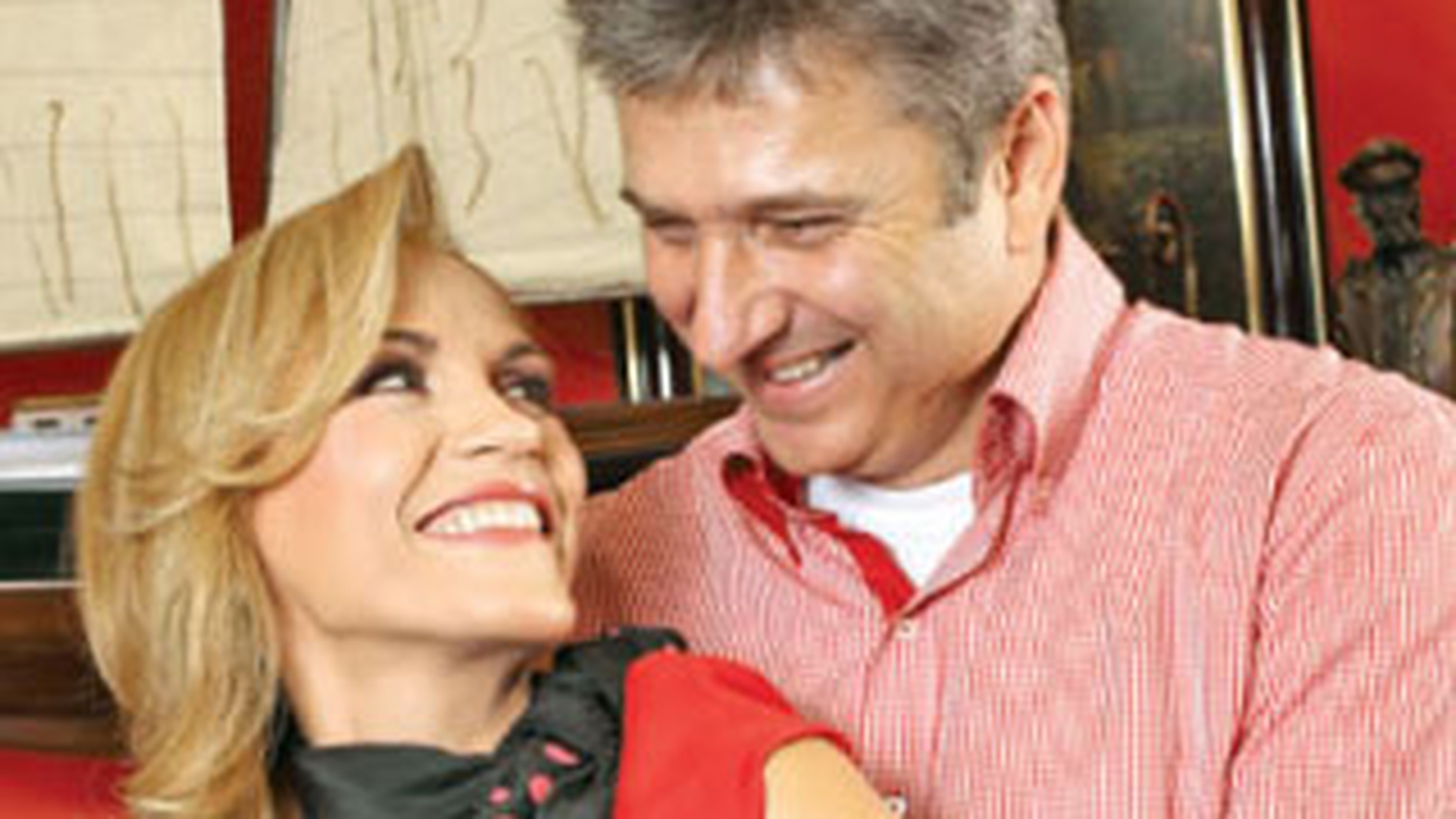 Florentin Pandele a surprins-o pe Gabi Firea de 8 Martie! I-a daruit un ghiozdan cu martisoare!