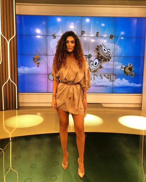 Claudia Pavel, în platoul unei emisiuni TV