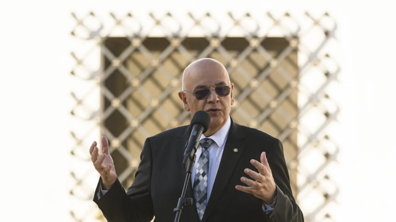 Raed Arafat, decizie fără precedent, după uciderea lui Mario Berinde. Propune legea care le va da interzis copiilor pe rețelele sociale