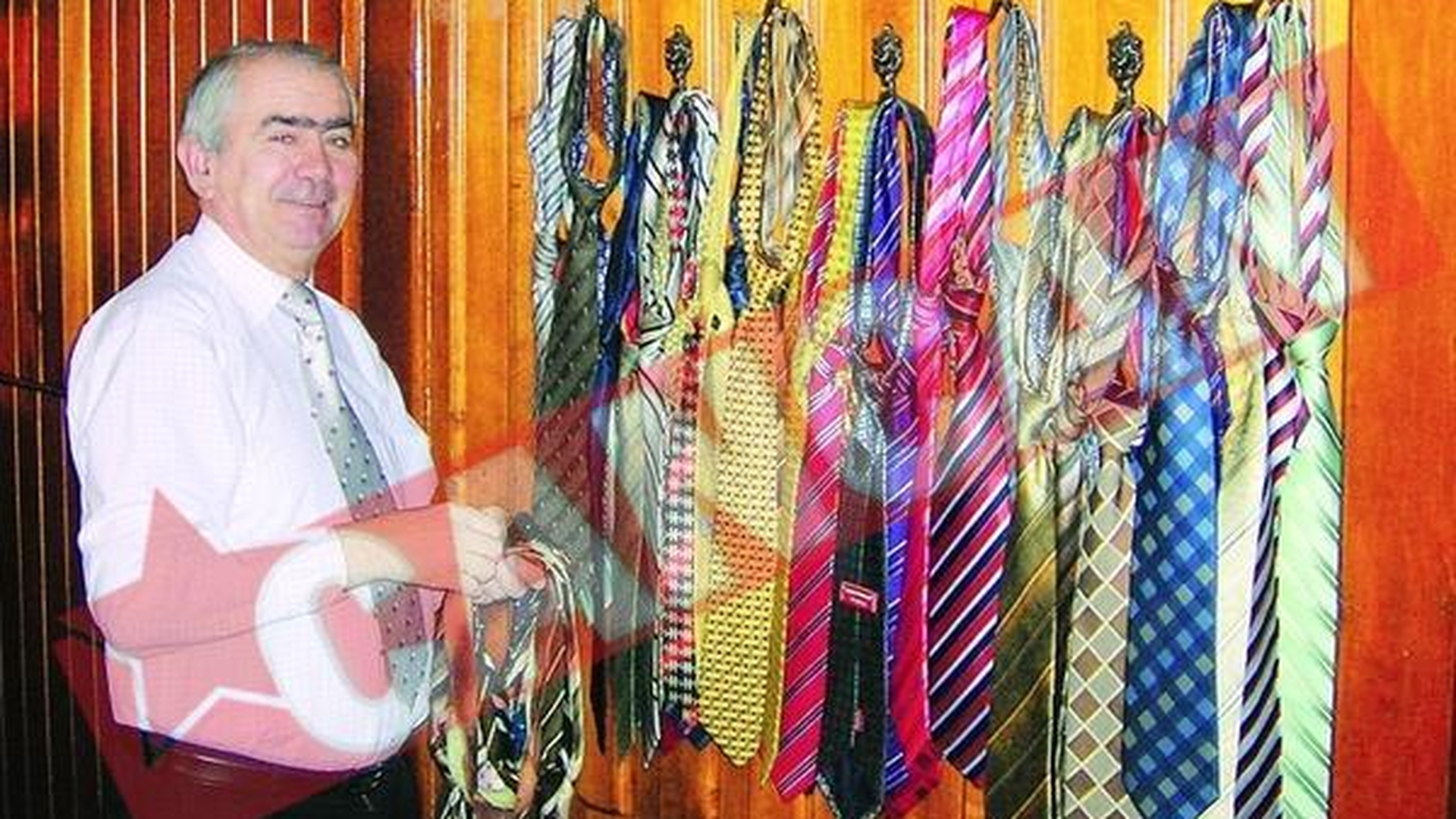 Primarul din Targu-Jiu colectioneaza cravate