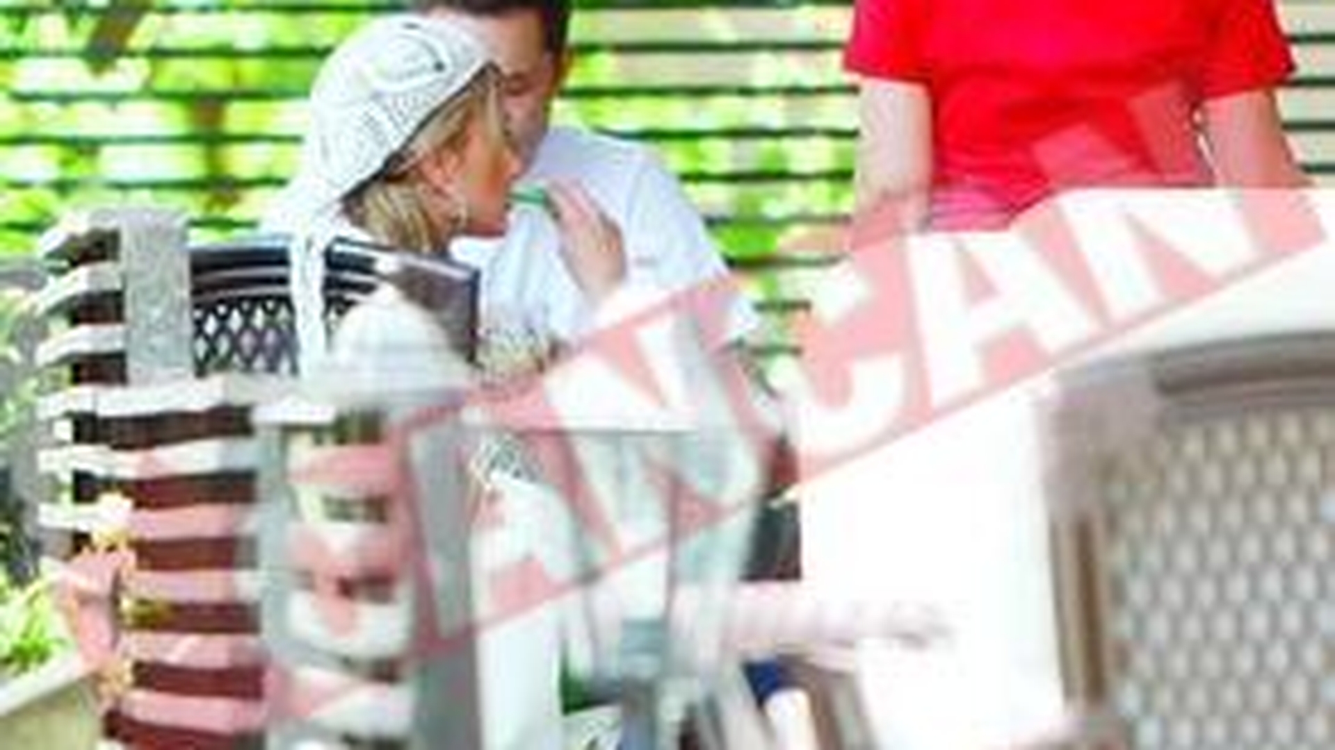 A vrajit-o atat de tare incat si-a uitat poseta