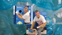 A venit cu 11.218 de sticle și doze la reciclat! Câți bani a primit după o zi întreagă de muncă