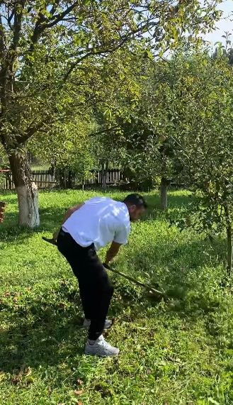 Mihai Morar, la coasă