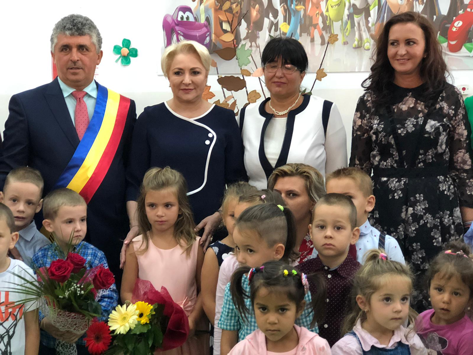 Premierul Viorica Dăncilă, mesaj cu ocazia deschiderii noului an școlar: ”Am credința că România va crește doar dacă educația va crește”