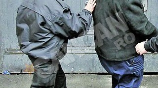 Primarii arestati, acuzati ca i-au cerut bani interlopului Florian Puiu. Turnati la DNA de santajistul lui Zicu