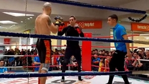 Motociclistul care l-a doborât la podea pe Mircea Badea rupe tăcerea: ”M-a enervat pentru că râdea de mine, că mi-a trimis tot felul de ciudați pe cap…” VIDEO