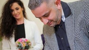 BOMBA dimineţii! Cunoscutul personaj monden s-a decis peste noapte! Divorţează la o lună de la căsătorie