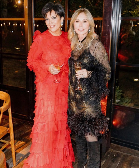 Kris Jenner, mama lui Kim Kardashian, împreună cu Anastasia Soare de Crăciun. Sursă foto: Instagram